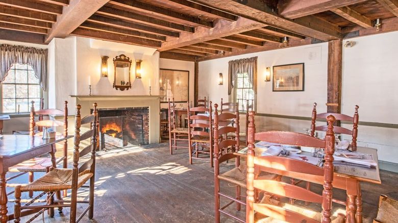 <b>Longfellow's Wayside Inn Restaurant</b>