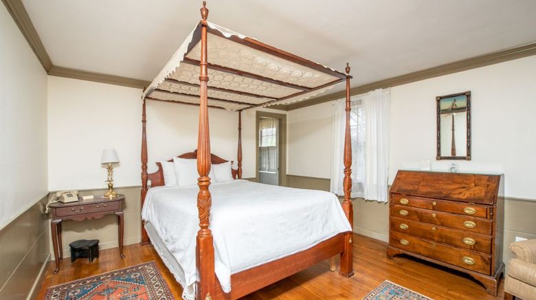 <b>Longfellow's Wayside Inn Room</b>
