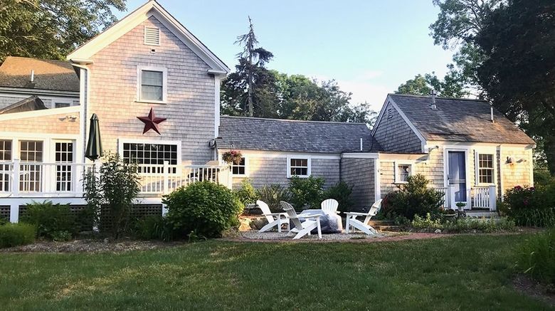 The Sea Meadow Inn Exterior