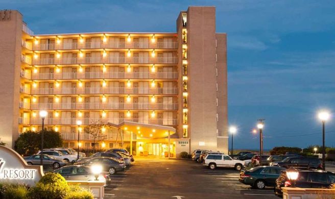 Reges Oceanfront Resort Exterior