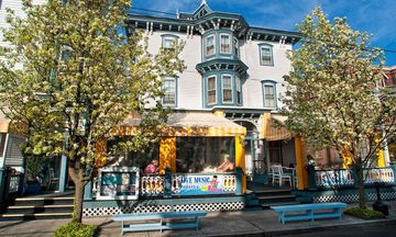 Carroll Villa Hotel