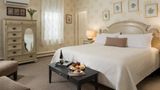 Carroll Villa Hotel Suite