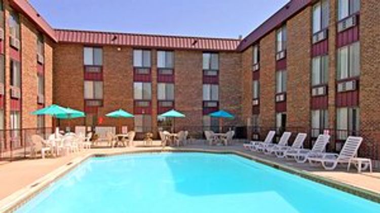 Days Inn East Windsor/Hightstown Pool