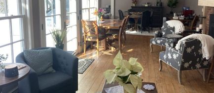 Snow Goose Inn Lobby
