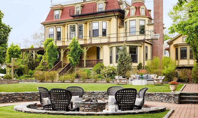 Cliffside Inn Exterior