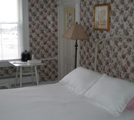 New Shoreham House Inn Room