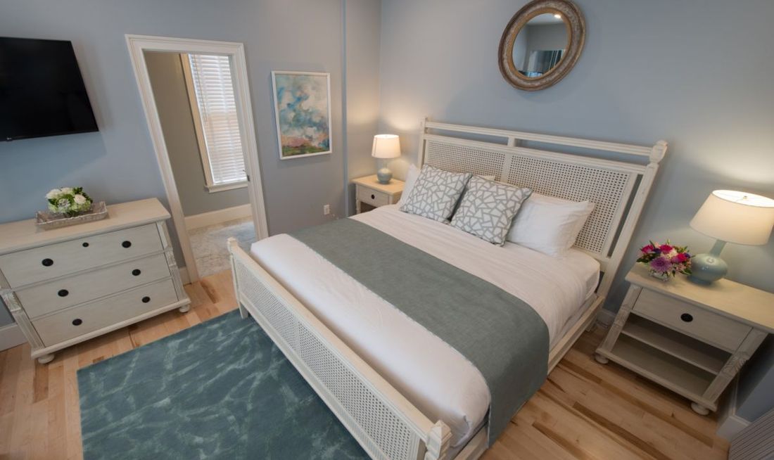 The Outlook Inn Room