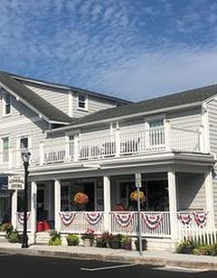 Harbour House Inn