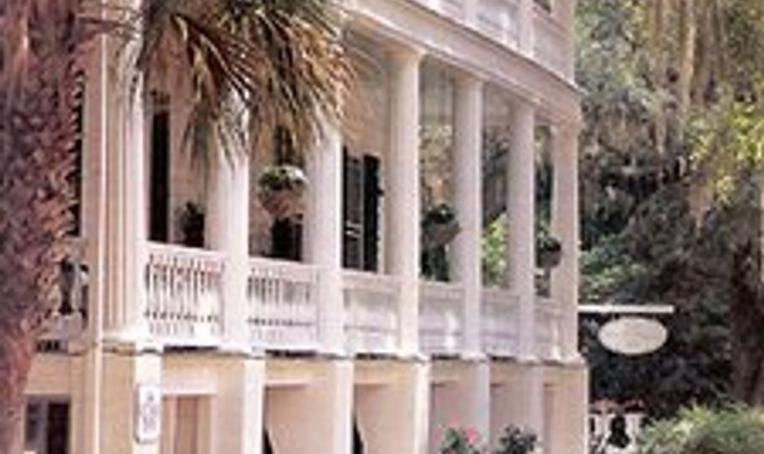 Rhett House Inn Exterior
