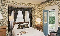 Mira Monte Inn & Suites