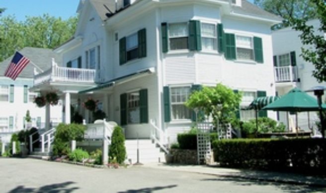 Kennebunkport Inn Exterior
