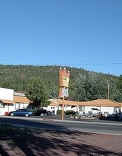 Grand Motel, Williams