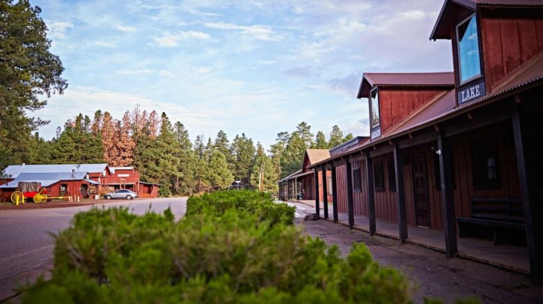 <b>Mormon Lake Lodge Exterior</b>