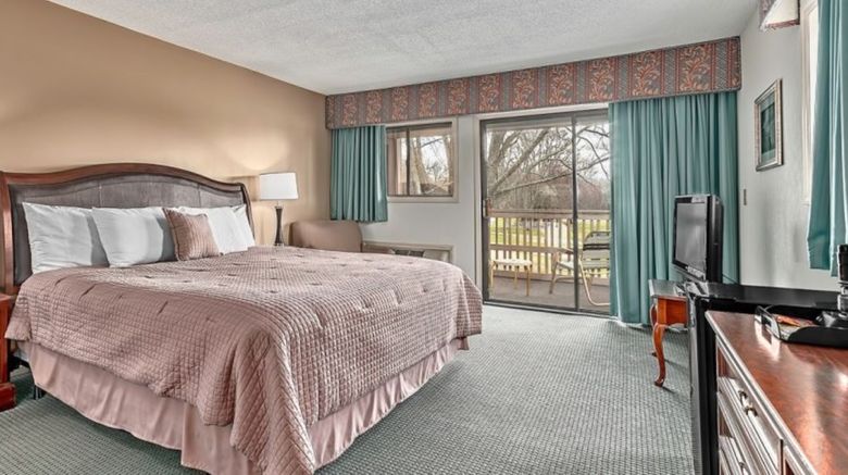 <b>Etowah Valley Country Club & Golf Lodge Room</b>