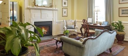 Arrowhead Inn Bed & Breakfast Lobby