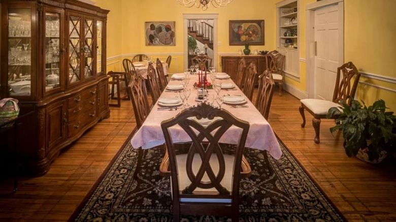 <b>Taylor House Inn Restaurant</b>