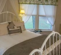 Taylor House Inn Room
