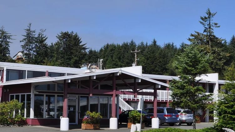 Captain John's Motel Exterior