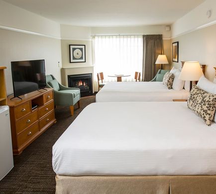 Looking Glass Inn Room