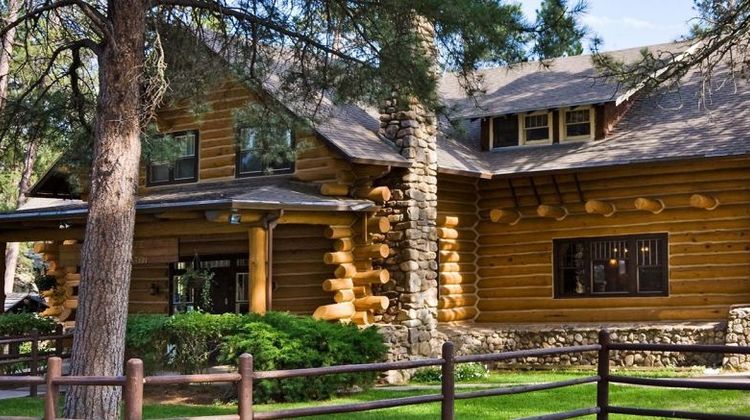 Blue Bell Lodge Exterior