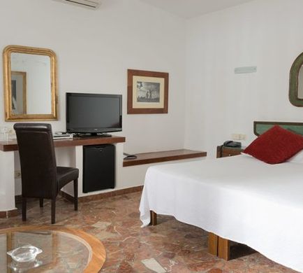 Punta Sur Hotel Room