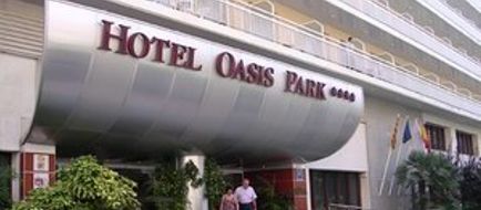 Hotel Oasis Park Exterior