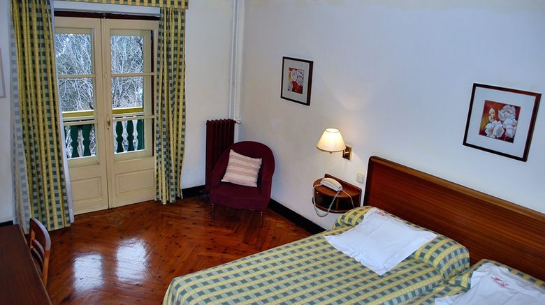 <b>Adsera Hotel Room</b>
