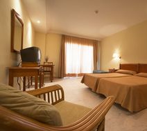 Tres Anclas Hotel Room
