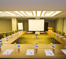 InnPera International Hotel Meeting