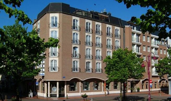 Azaert Hotel Exterior