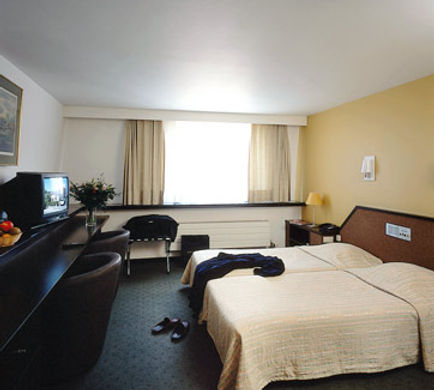 Lido Hotel Room