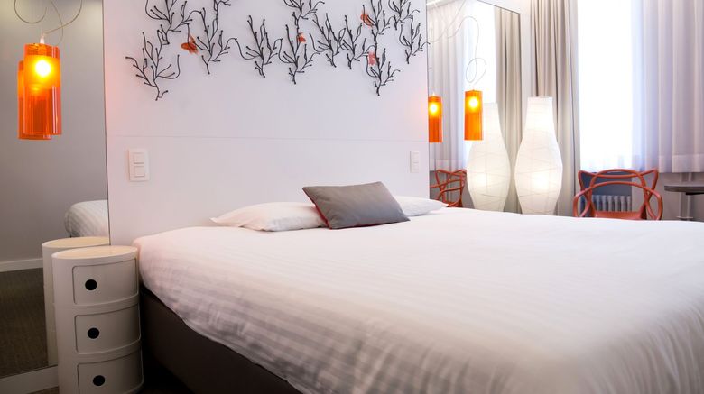 <b>Glenmore Hotel Room</b>