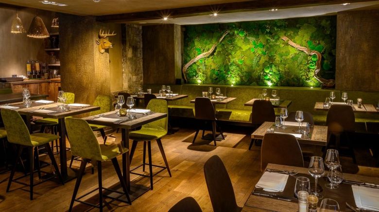 <b>Victoria Hotel Restaurant</b>