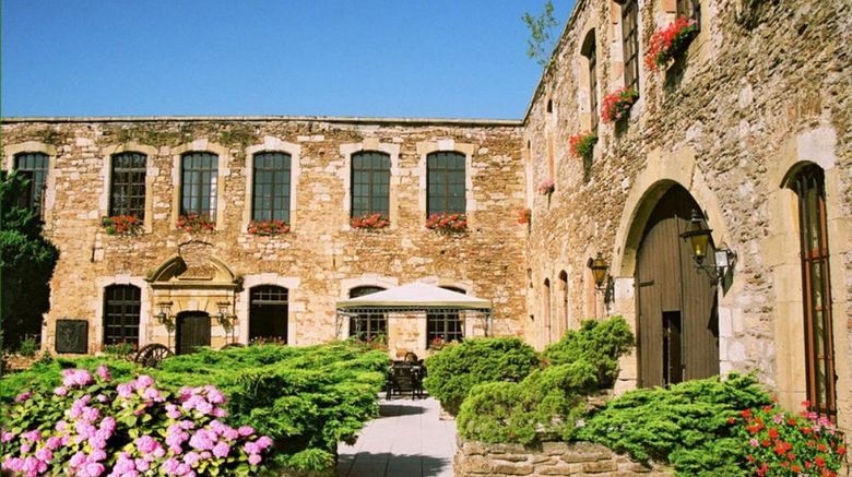 Chateau de Latour Hotel Exterior