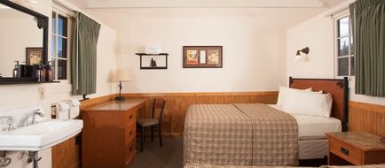 Old Faithful Lodge Cabins Room