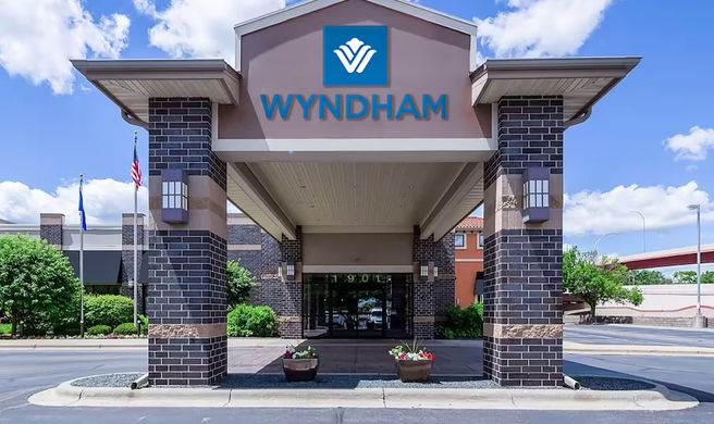 Wyndham Bloomington-Mall of America Exterior