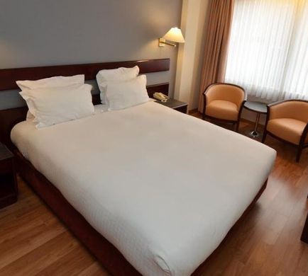 Bedford Hotel Room