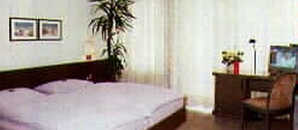 Hotel Terminal Cologne Room