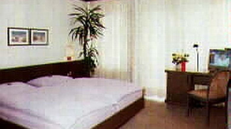 <b>Hotel Terminal Cologne Room</b>