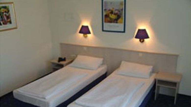 <b>Air Hotel Wartburg Room</b>
