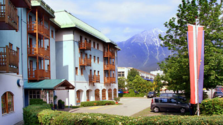 Holiday Inn Innsbruck Exterior