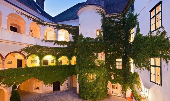 Schloss Ernegg Exterior