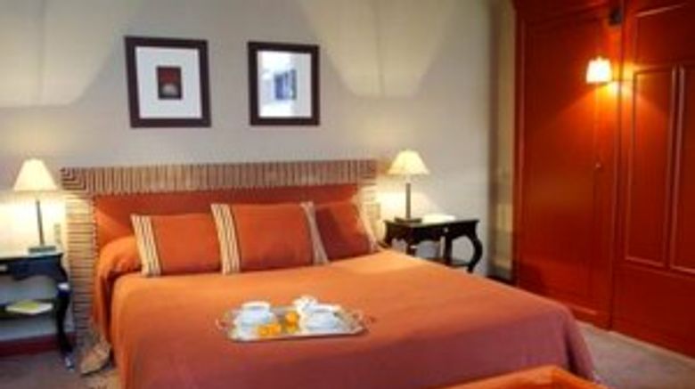 <b>Le Pavillon de la Reine & Spa Room</b> <b>Le Pavillon de la Reine & Spa Room</b>