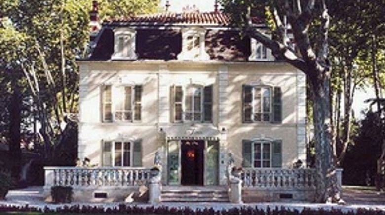 <b>Hostellerie Les Frenes Exterior</b> <b>Hostellerie Les Frenes Exterior</b>