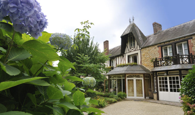 Hotel The Originals Le Manoir du Lys Exterior