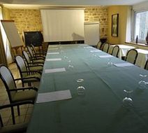 Hotel The Originals Le Manoir du Lys Meeting