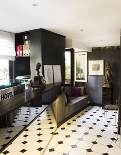 Agora Hotel