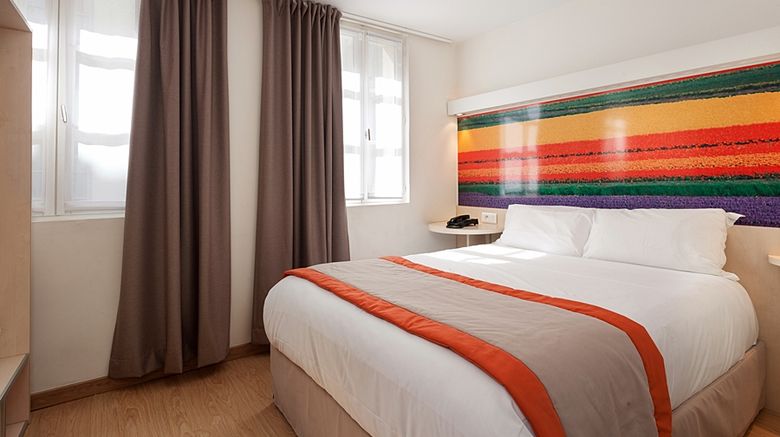 <b>Hotel The Originals Paris Paix Room</b>