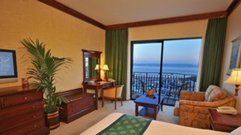 <b>Grand Hotel Room</b>