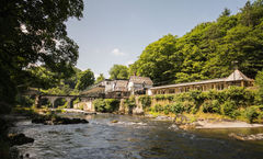 Chain Bridge Hotel